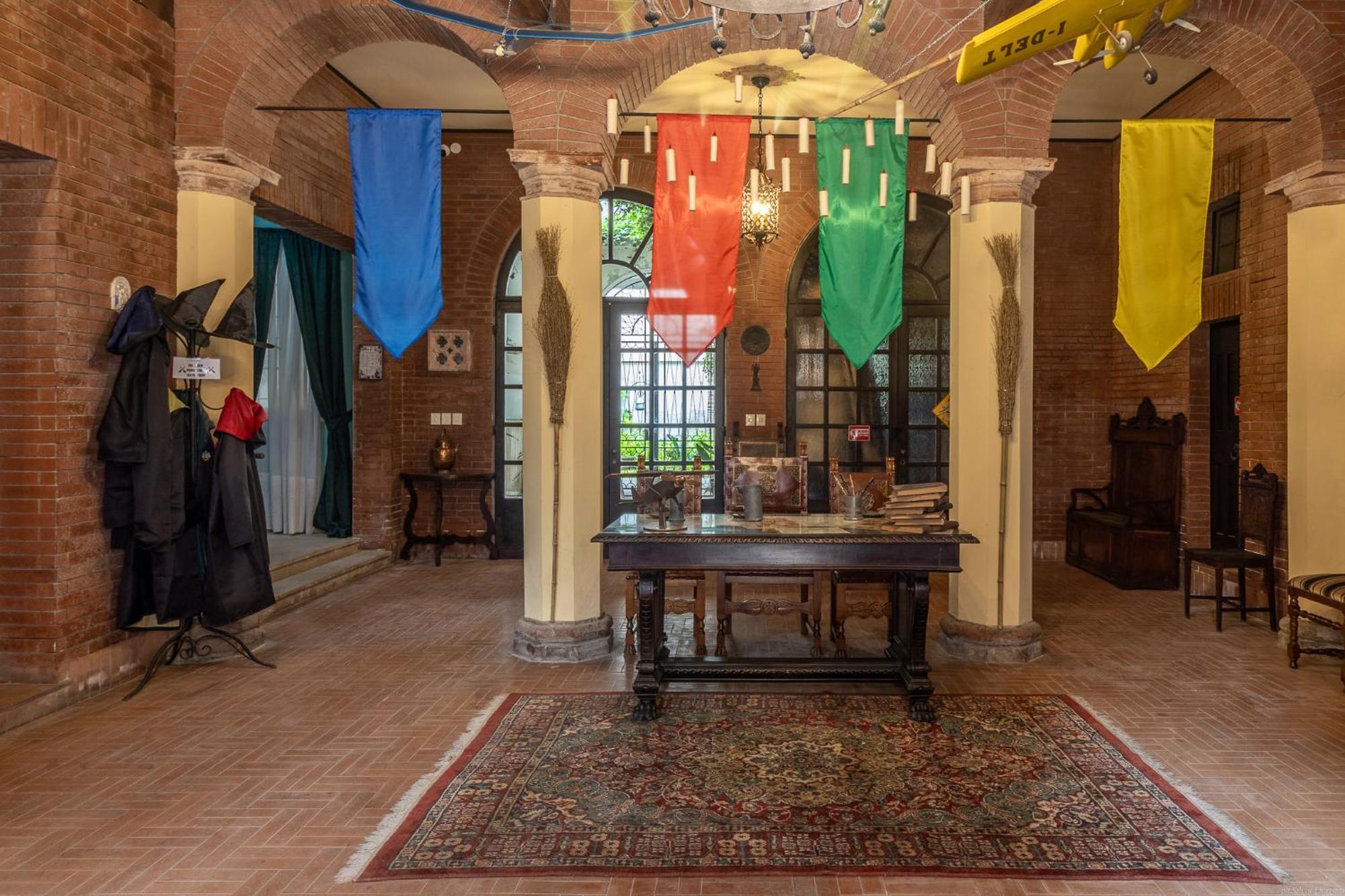 The House Of Harry Potter And A Story Apartment